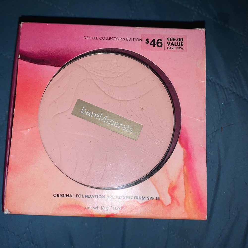 Bare minerals foundation in medium tan 16